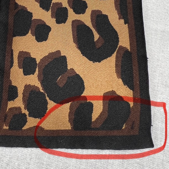 Louis Vuitton Leopard Bandeau - Picture 8 of 10